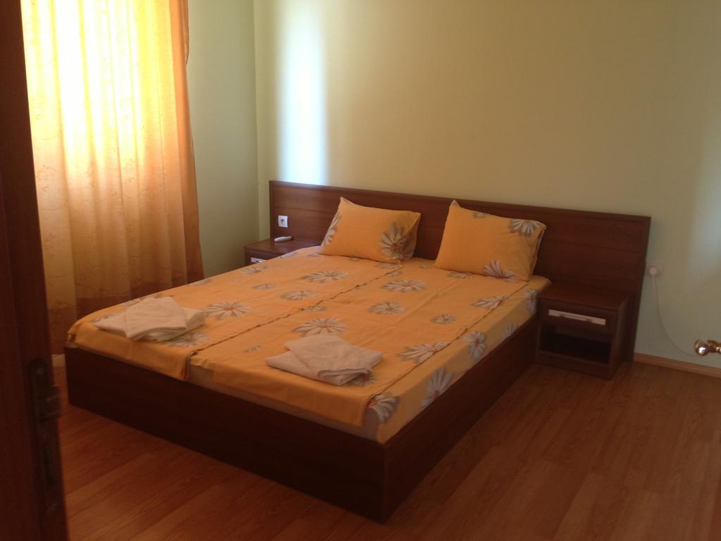 Gardenia Apartments Primorsko Habitación foto