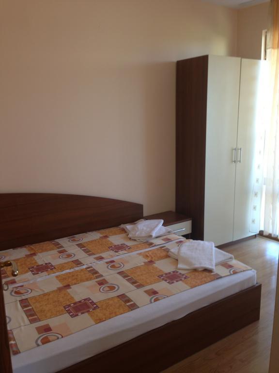 Gardenia Apartments Primorsko Habitación foto